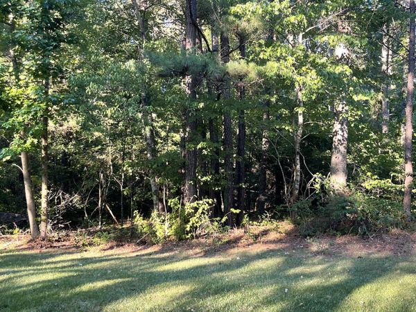 825 North Lake Circle, Oxford, GA 30054