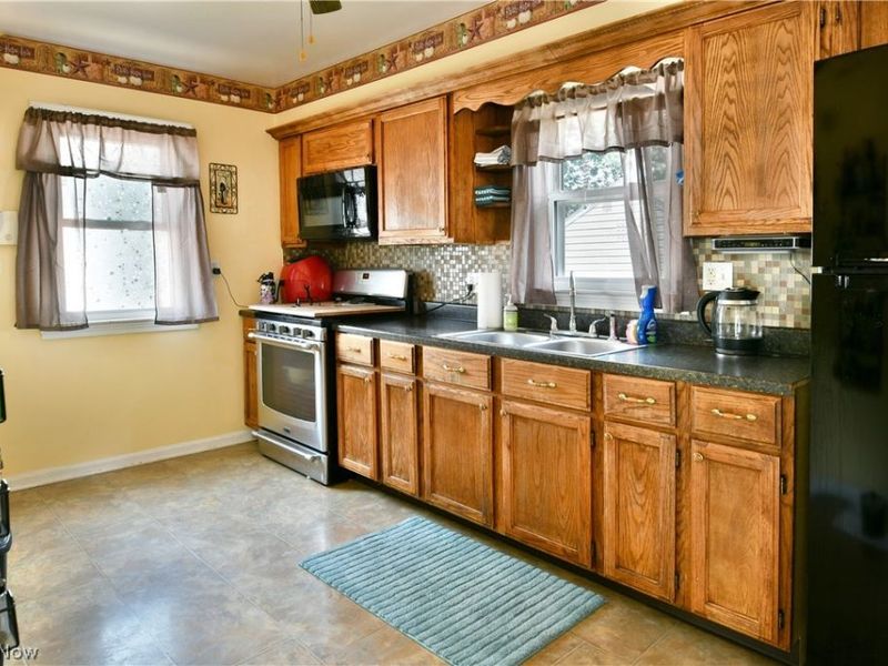 955 Glenwood Street NE, Warren, OH 44483 Photo 21