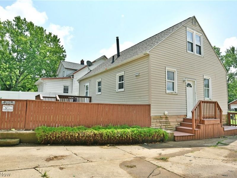 955 Glenwood Street NE, Warren, OH 44483 Photo 3