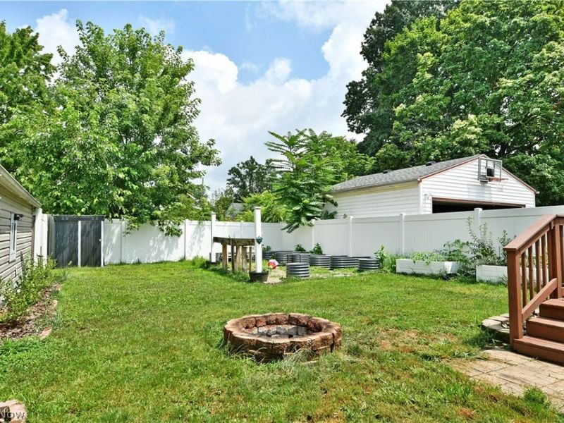 955 Glenwood Street NE, Warren, OH 44483 Photo 6
