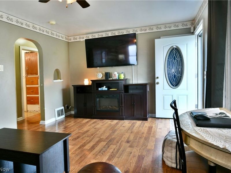 955 Glenwood Street NE, Warren, OH 44483 Photo 7