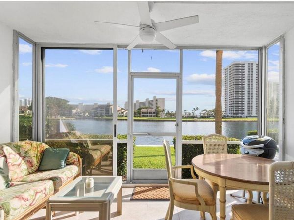 20 YACHT CLUB Drive, Unit 104, North Palm Beach, FL 33408