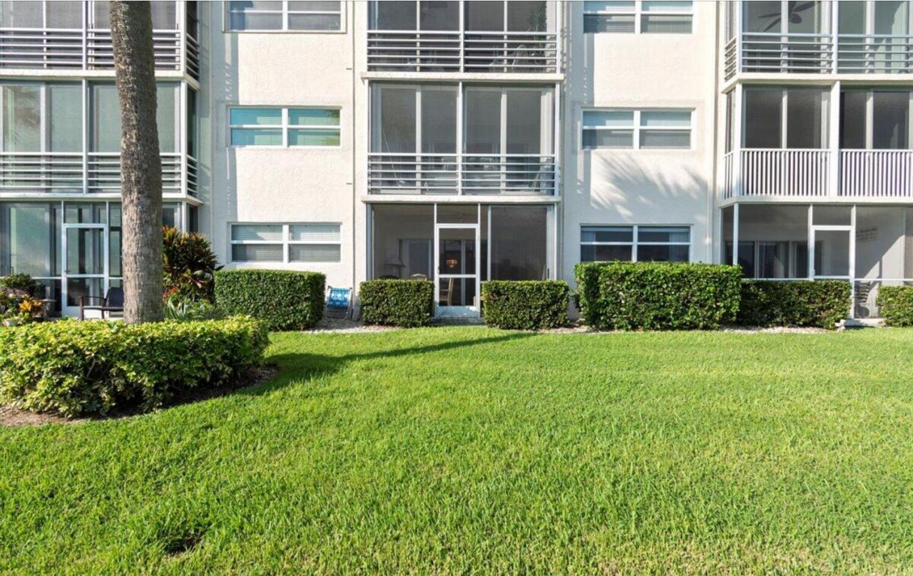 20 Yacht Club Drive, Unit 104, North Palm Beach, FL 33408 Photo