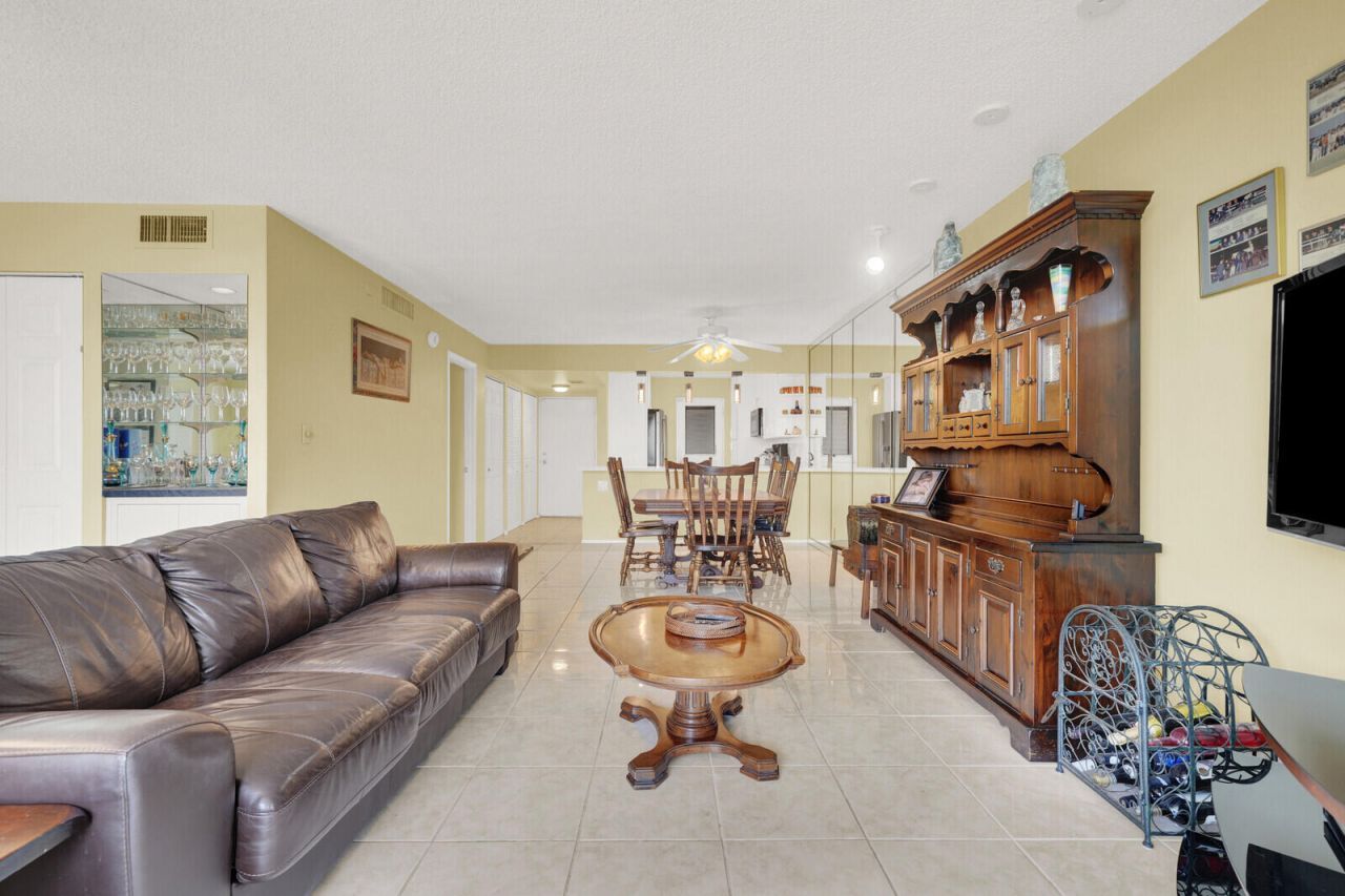 6461 NW 2nd Avenue, Unit 509, Boca Raton, FL 33487 Photo