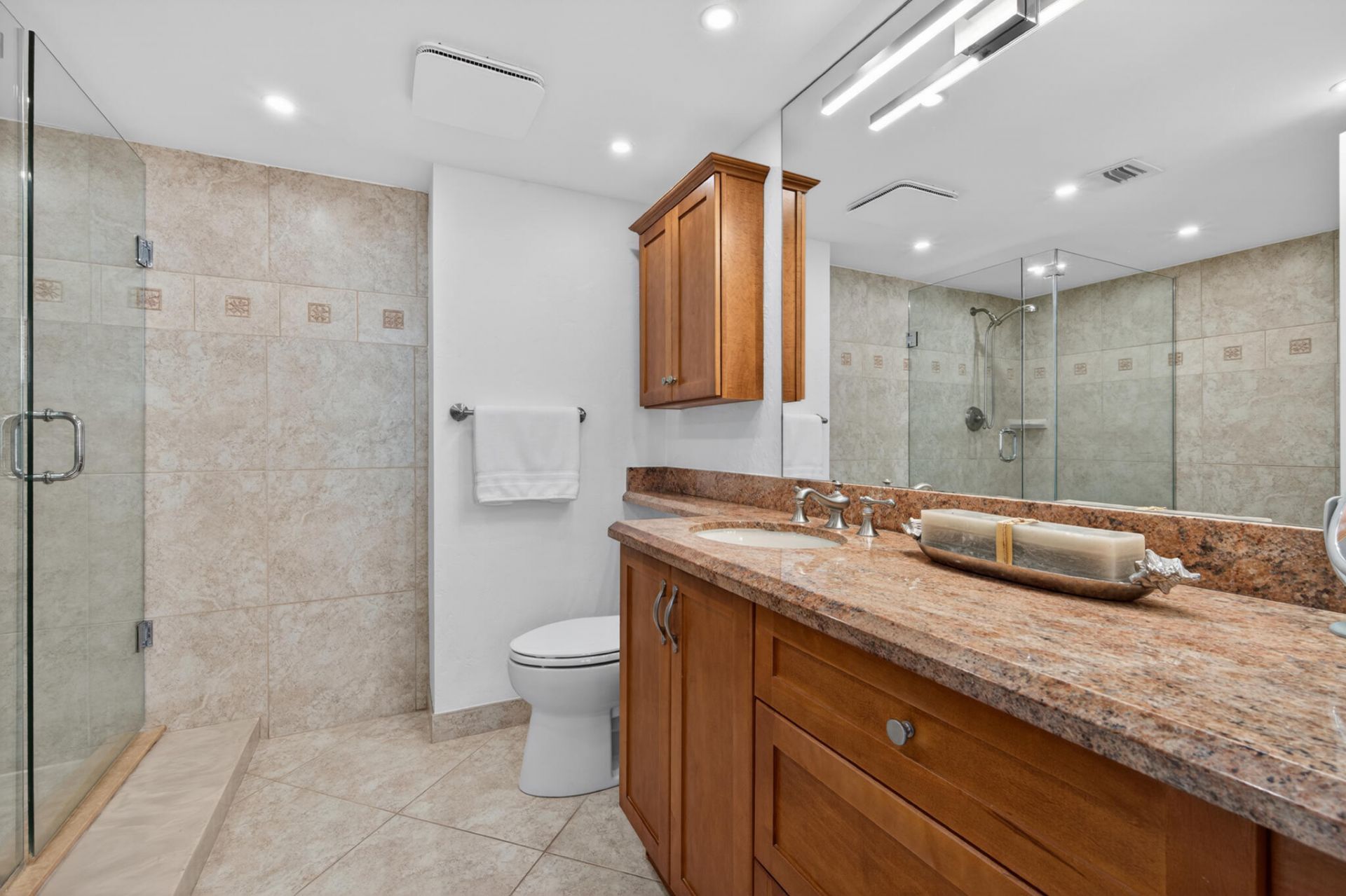 4200 N Ocean Drive, Unit 1-1101, Singer Island, FL 33404 Photo