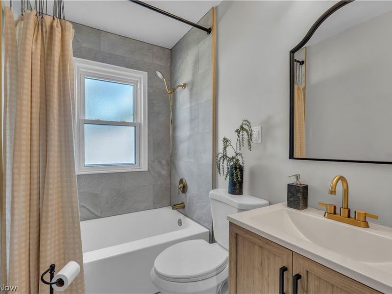12208 Kensington Avenue, Cleveland, OH 44111 Photo 17