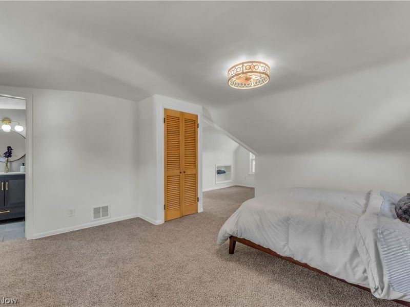 12208 Kensington Avenue, Cleveland, OH 44111 Photo 24