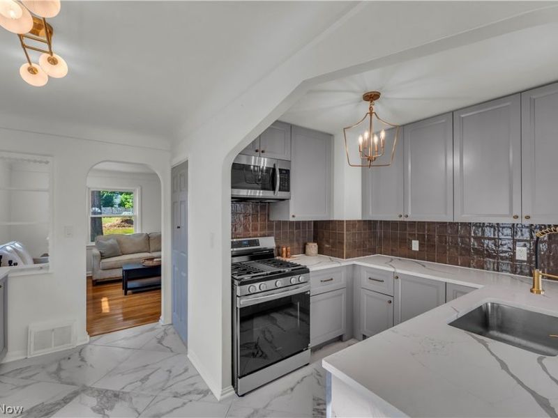 12208 Kensington Avenue, Cleveland, OH 44111 Photo 28