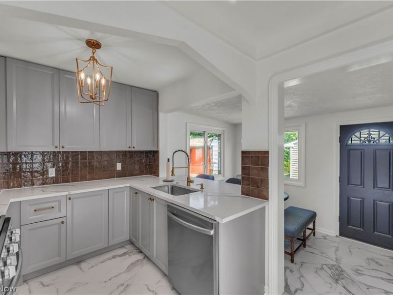 12208 Kensington Avenue, Cleveland, OH 44111 Photo 29
