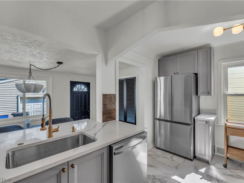 12208 Kensington Avenue, Cleveland, OH 44111 Photo 31
