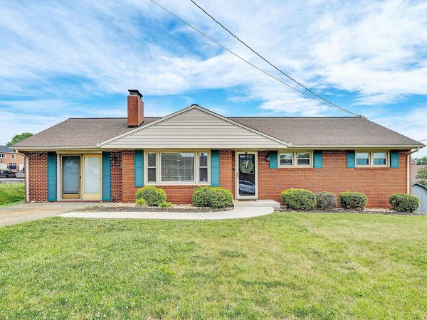 135 CENTER ST, Rocky Mount, VA 24151