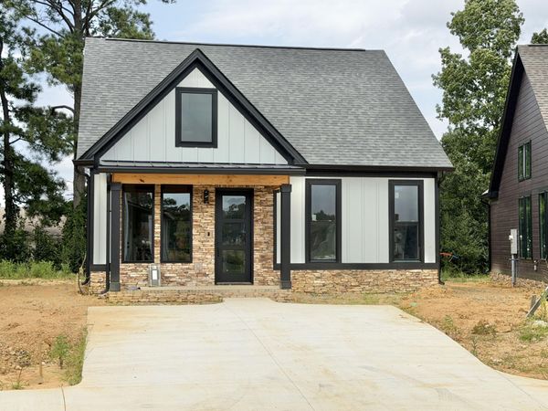 307 Idle Place Circle, Rossville, GA 30741