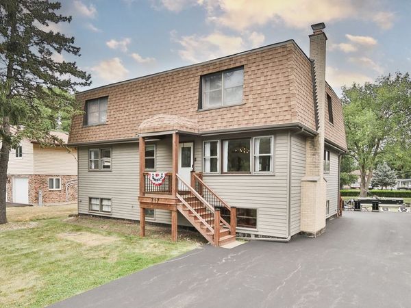 717 Monterrey Terrace, McHenry, IL 60051