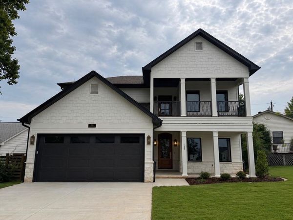 105 Englewood Road , Cammack Village, AR 72207