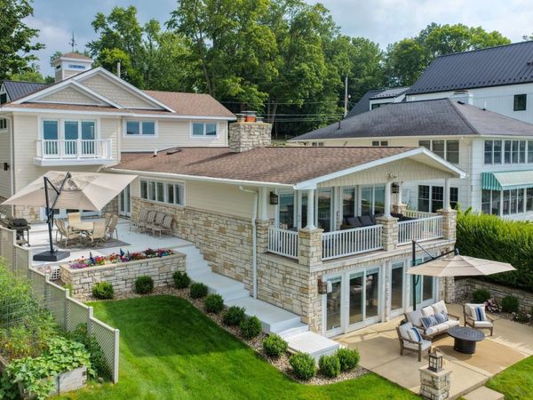 21953 Howell Drive, Cassopolis, MI 49031