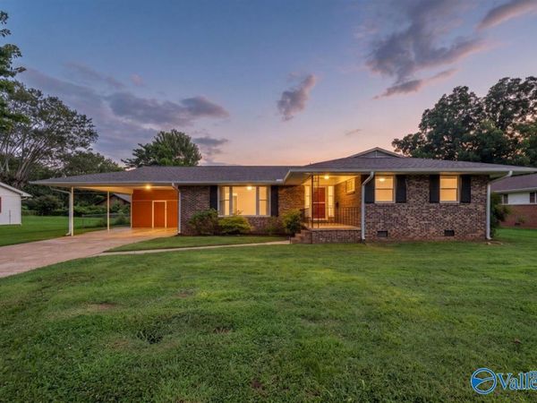 4307 Clayrest Drive NW, Huntsville, AL 35816