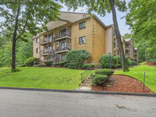 19 Country Club Drive, Unit 1, Manchester, NH 03102