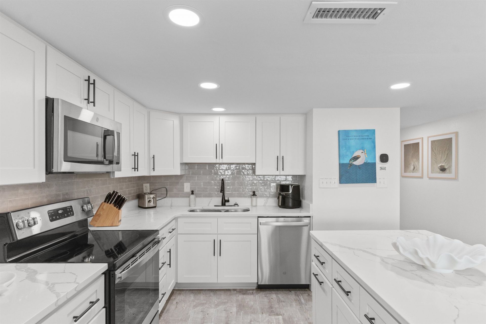 1012 N Waccamaw Dr.  Photo 10