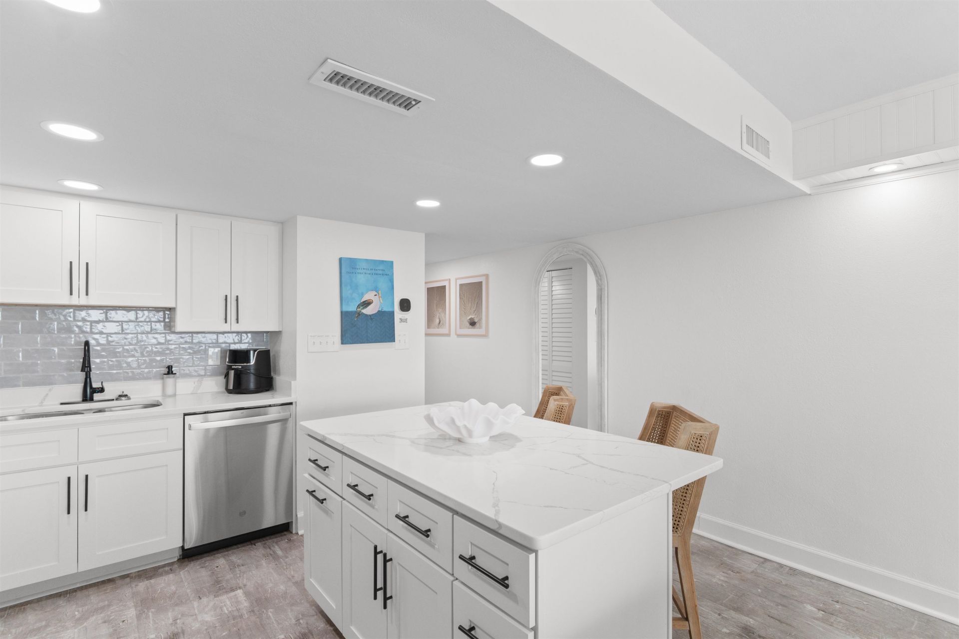 1012 N Waccamaw Dr.  Photo 11
