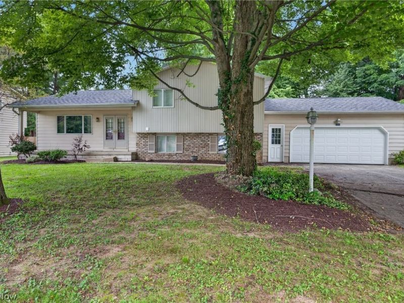 8488 Crystal Drive , Boardman, OH 44512 Photo 4