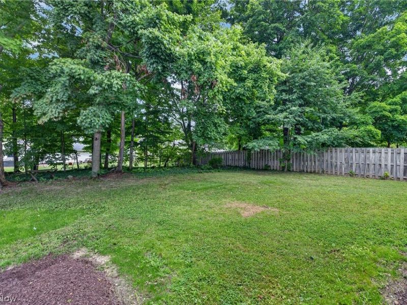 8488 Crystal Drive , Boardman, OH 44512 Photo 42