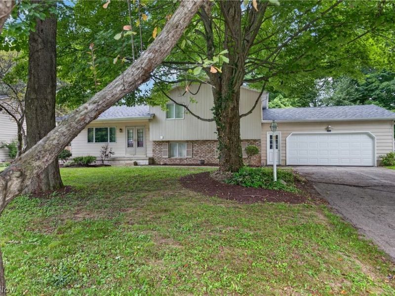 8488 Crystal Drive , Boardman, OH 44512 Photo 5