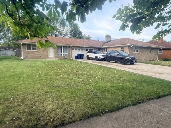2406 Pearsall Parkway , Waukegan, IL 60085