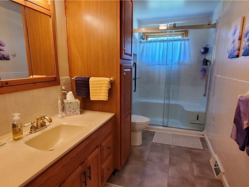 10830 Wilma Avenue NE, Alliance, OH 44601 Photo 16