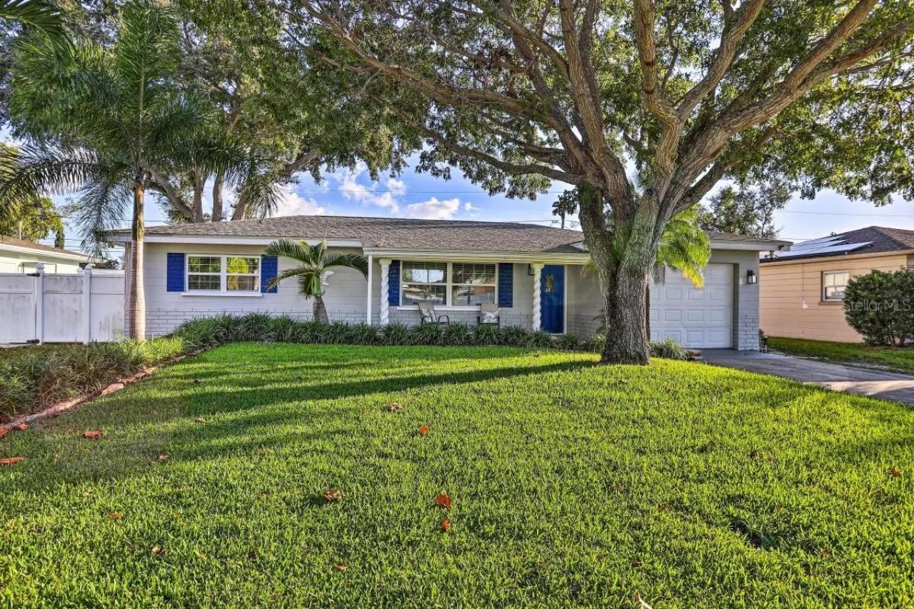 9954 48th Place N, Saint Petersburg, FL 33708 Main Photo