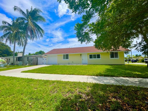 5216 NE 20TH Avenue, Pompano Beach, FL 33064