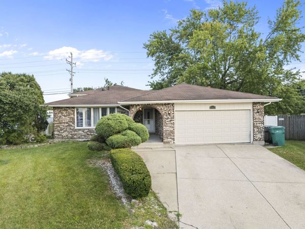 17055 Hickory Court , Orland Hills, IL 60487