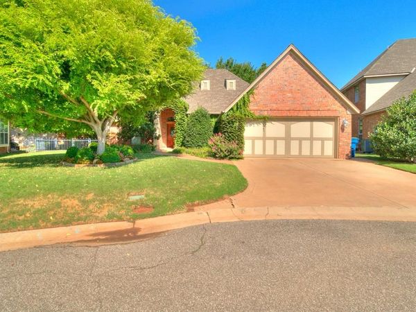 4517 Olde Village Circle, Edmond, OK 73013
