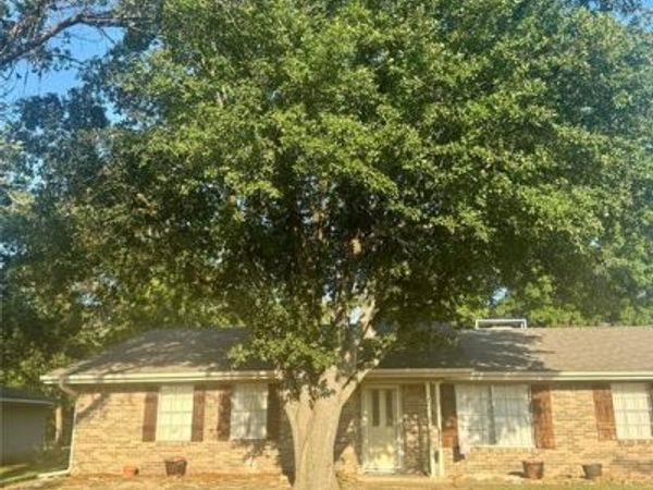 2601 S Park Street, Commerce, TX 75428