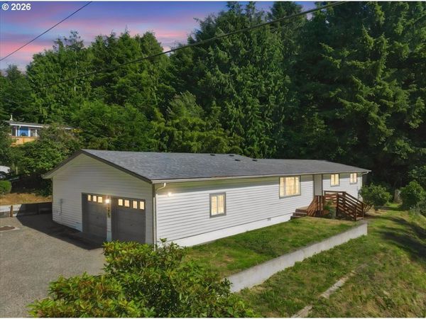 9525 NE 17TH AVE, Rockaway Beach, OR 97136