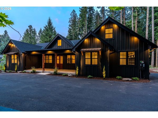21054 E Country Club RD, Brightwood, OR 97011