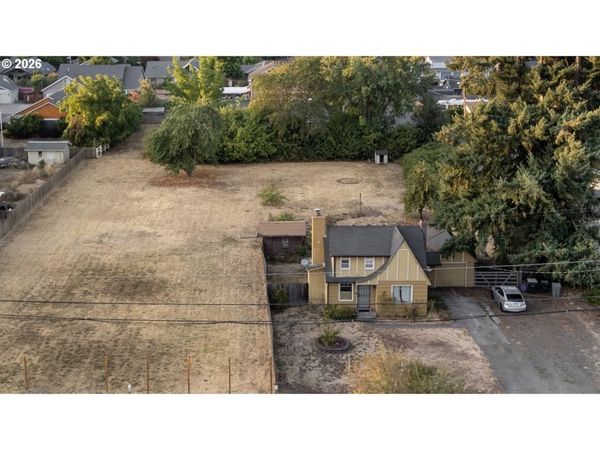 185 FERNDALE DR, Eugene, OR 97404