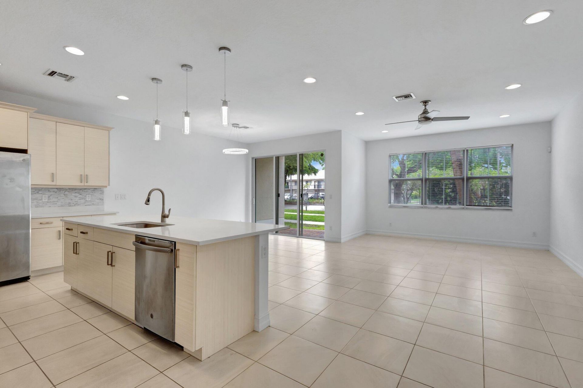91 Palm Lane, Royal Palm Beach, FL 33411 Photo