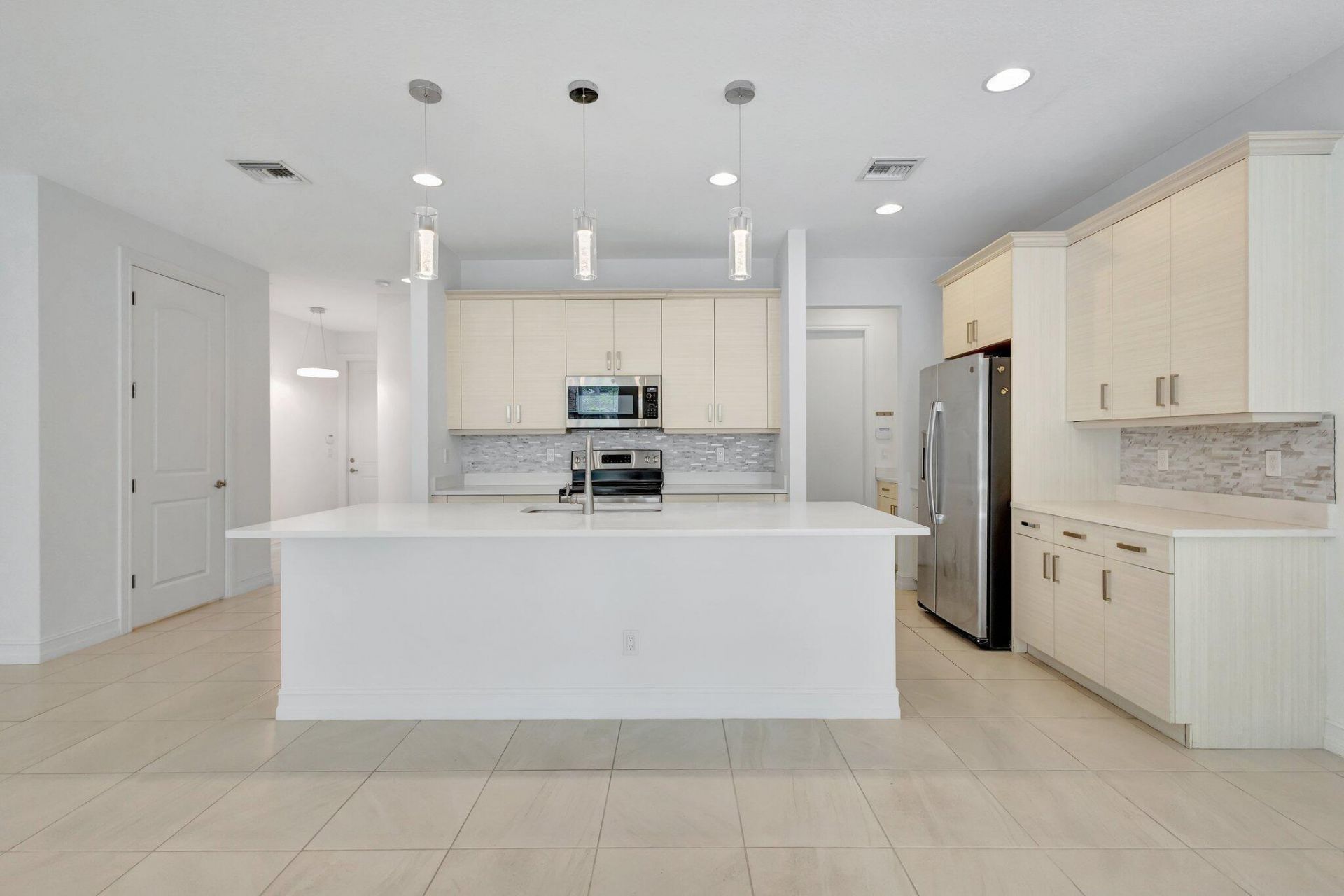 91 Palm Lane, Royal Palm Beach, FL 33411 Photo