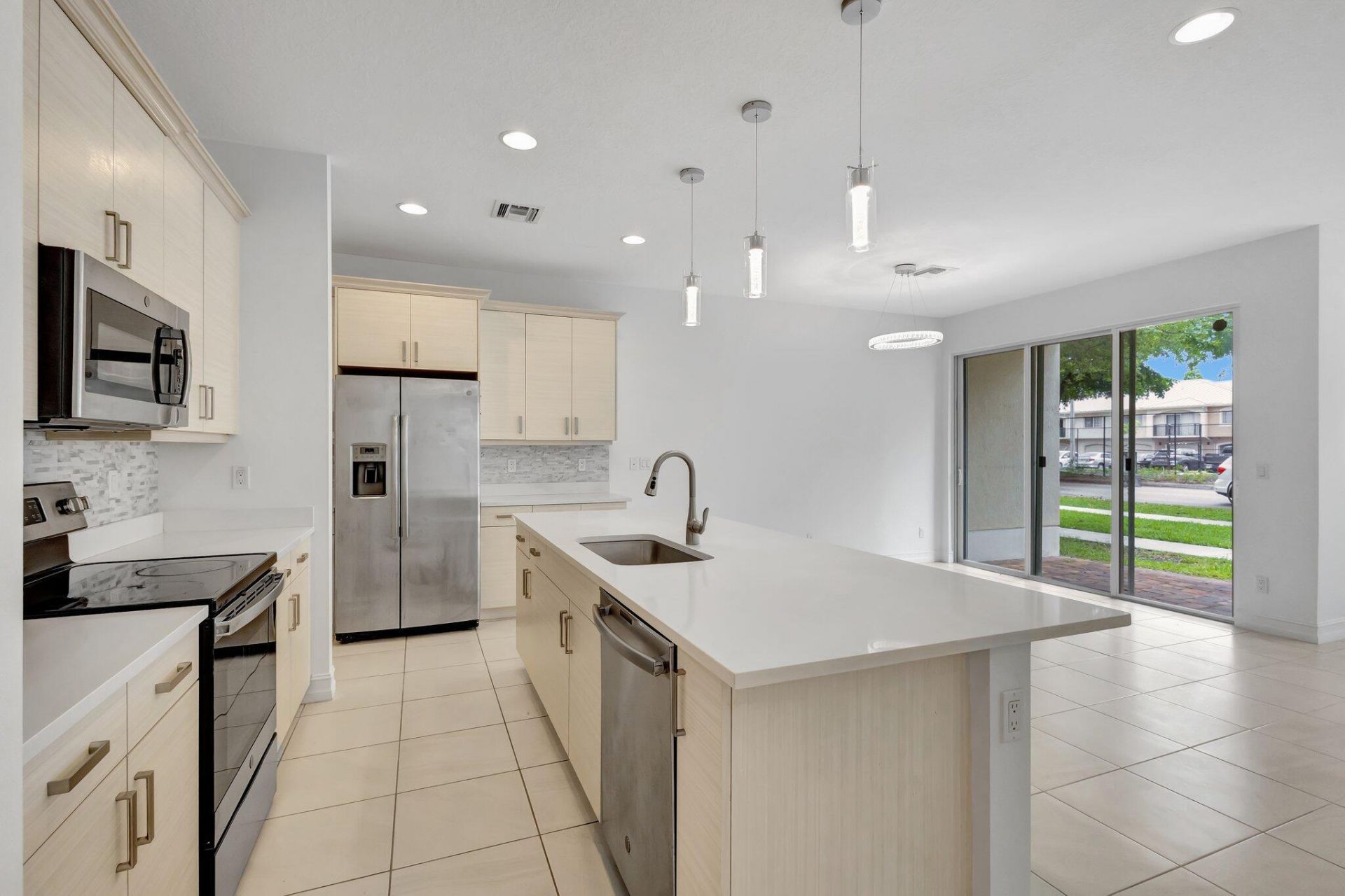 91 Palm Lane, Royal Palm Beach, FL 33411 Photo