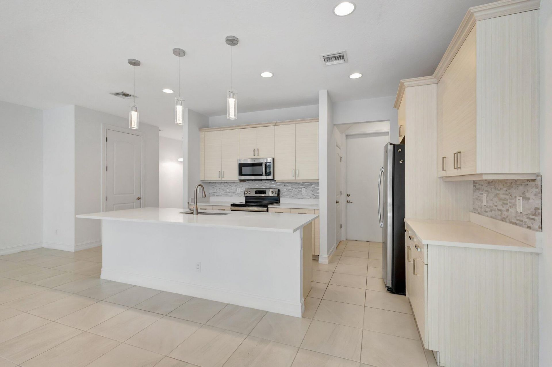 91 Palm Lane, Royal Palm Beach, FL 33411 Photo