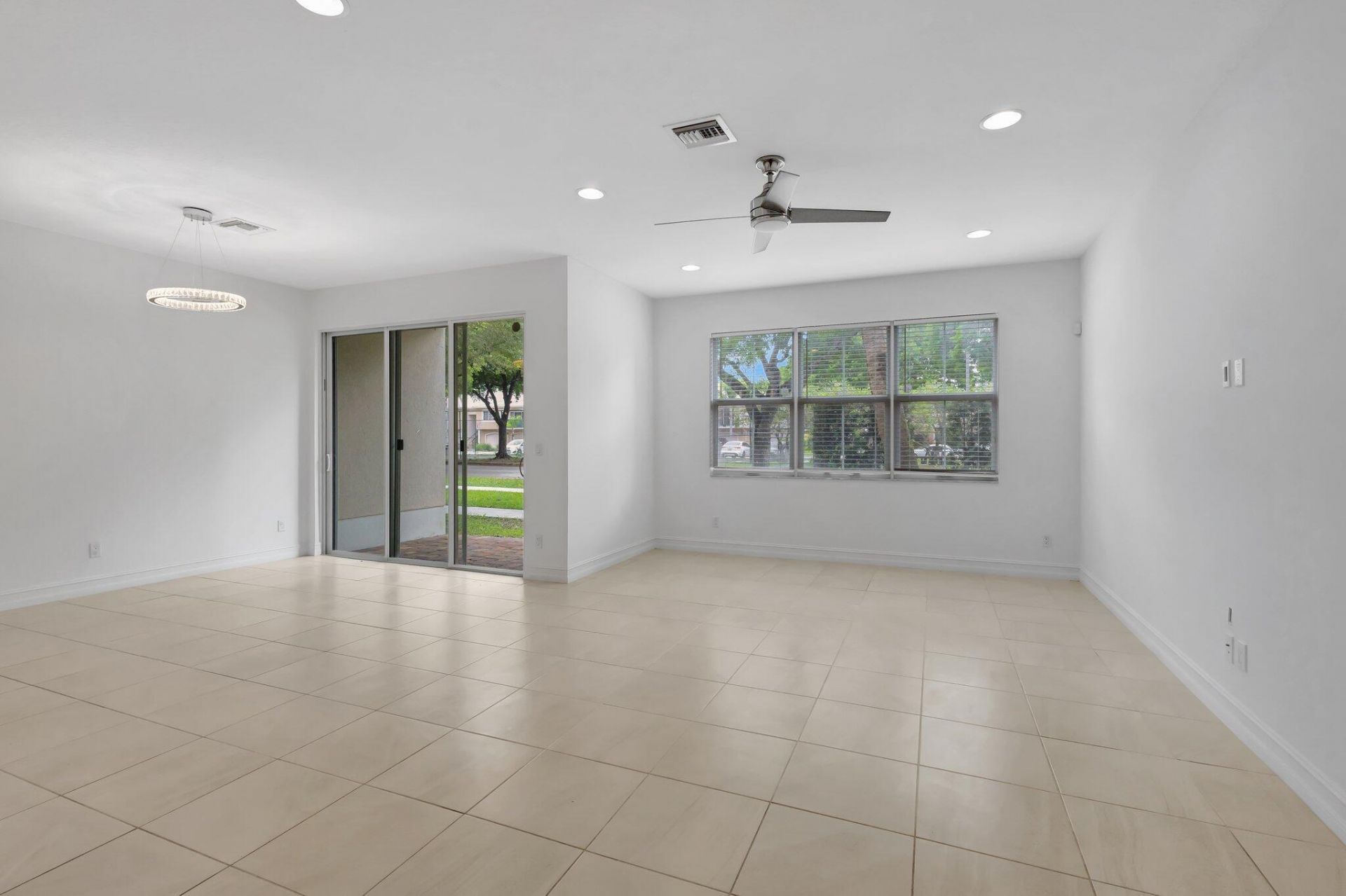 91 Palm Lane, Royal Palm Beach, FL 33411 Photo