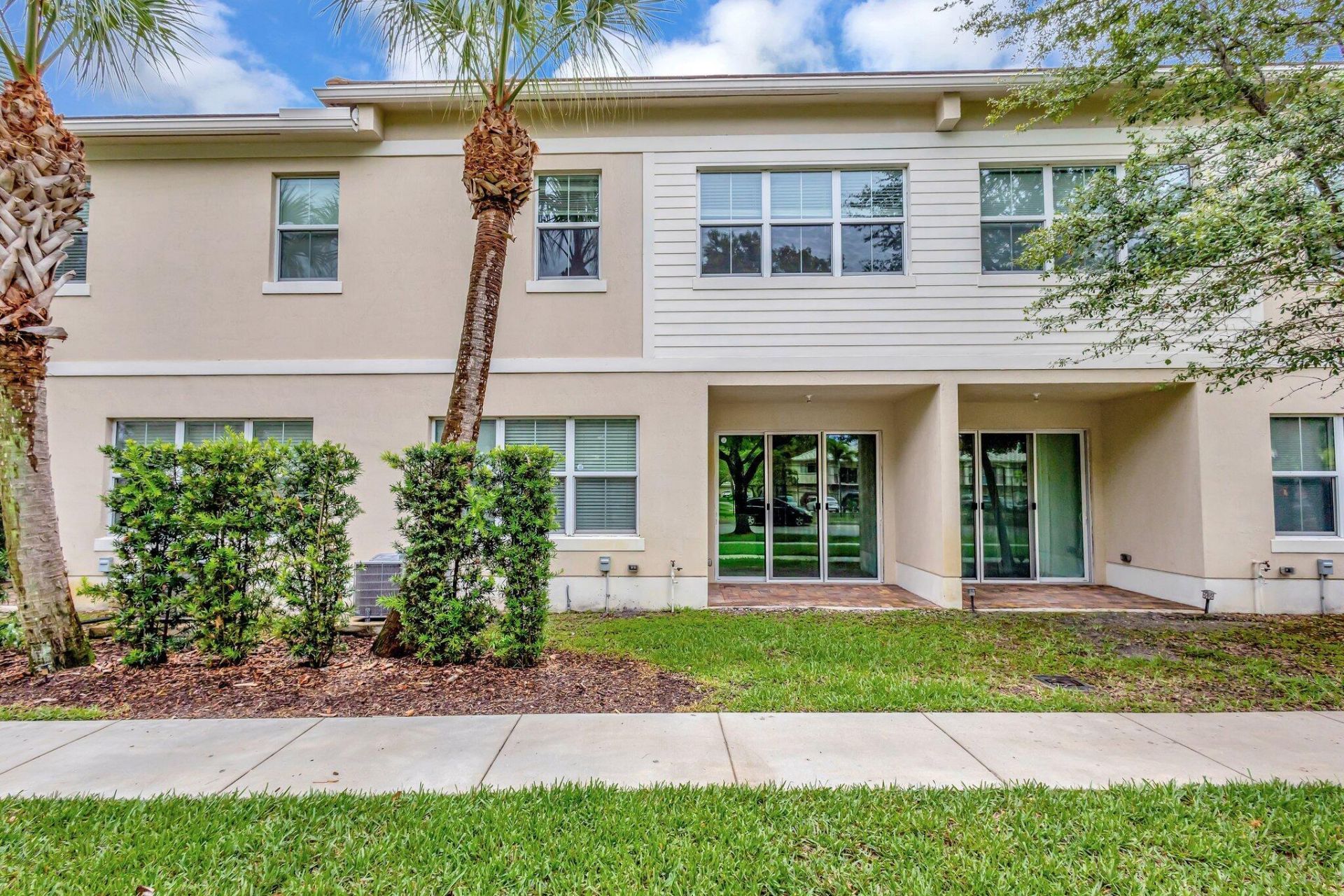 91 Palm Lane, Royal Palm Beach, FL 33411 Photo