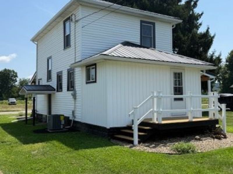 562 Heller Drive, Newcomerstown, OH 43832 Photo 9
