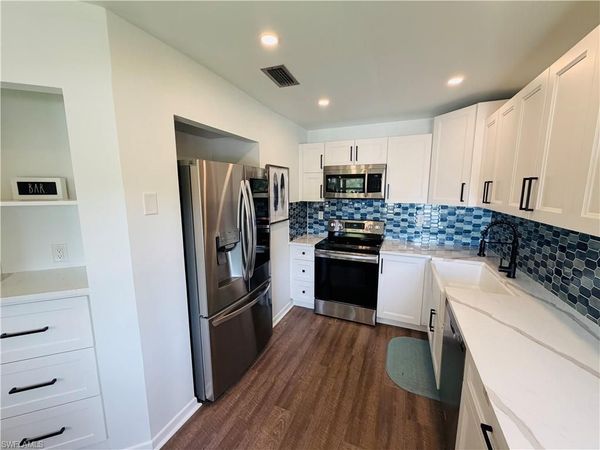 1522 Mainsail DR, Unit 4, NAPLES, FL 34114