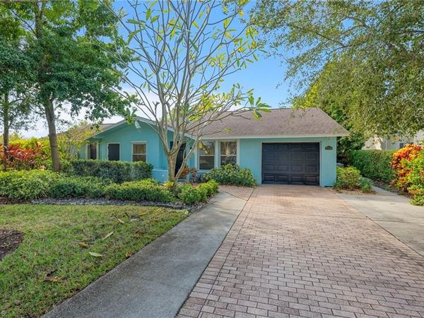 27218 Barefoot LN , BONITA SPRINGS, FL 34135