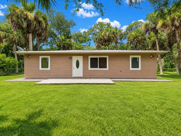 6868 E CENTER Street, Okeechobee, FL 34974