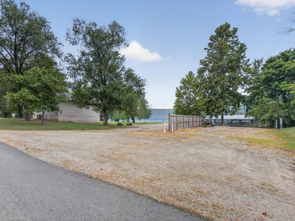 375 B Edgewater Beach Circle , Forsyth, MO 65653