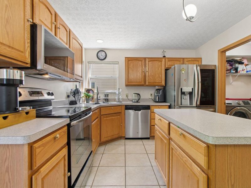 4146 Nafzger Drive, Columbus, OH 43230 Photo 10