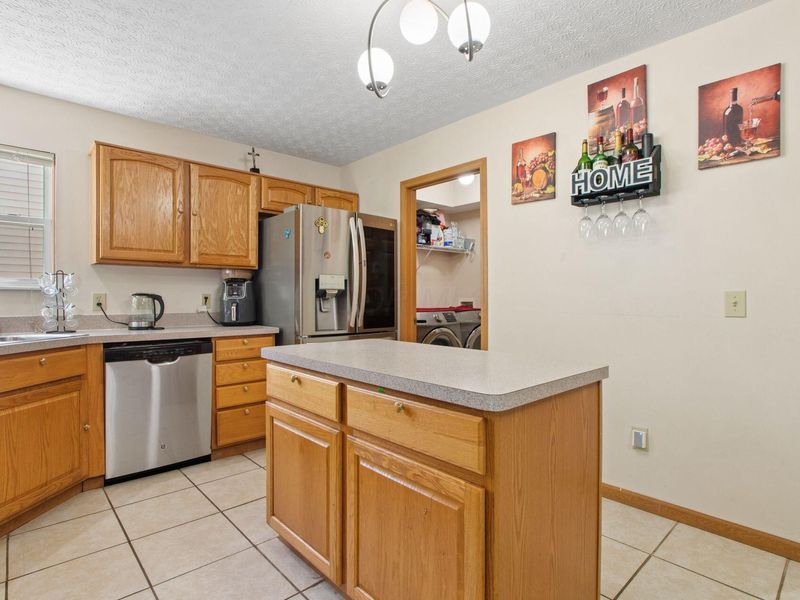 4146 Nafzger Drive, Columbus, OH 43230 Photo 12