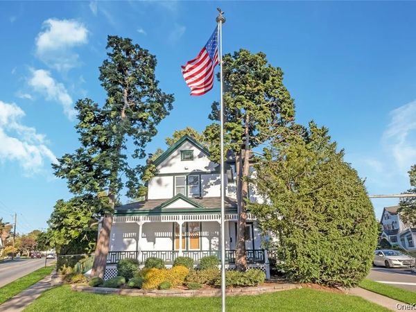 215 Conklin Street, Farmingdale, NY 11735